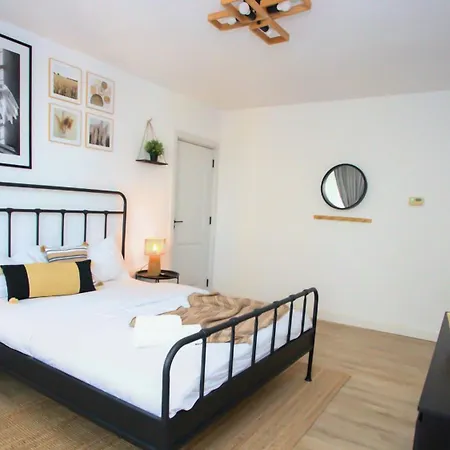 Flh - Emily's Secret * Bucharest