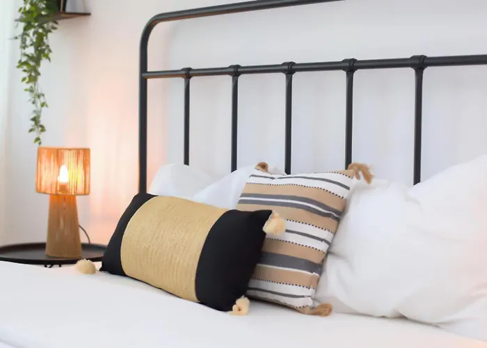 Flh - Emily's Secret Апартаменти *