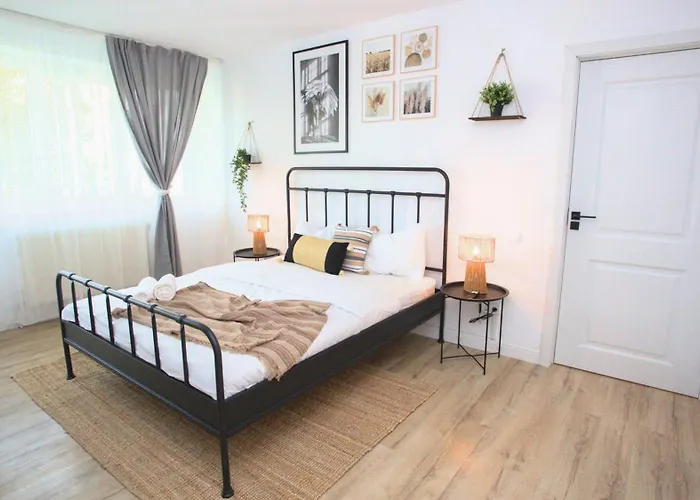 Flh - Emily's Secret Бухарест